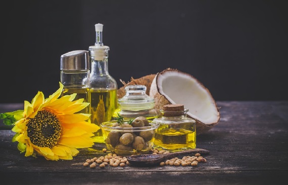 Why Cold Pressed Oil Is the Only Cooking and Skincare Oil Worth Using